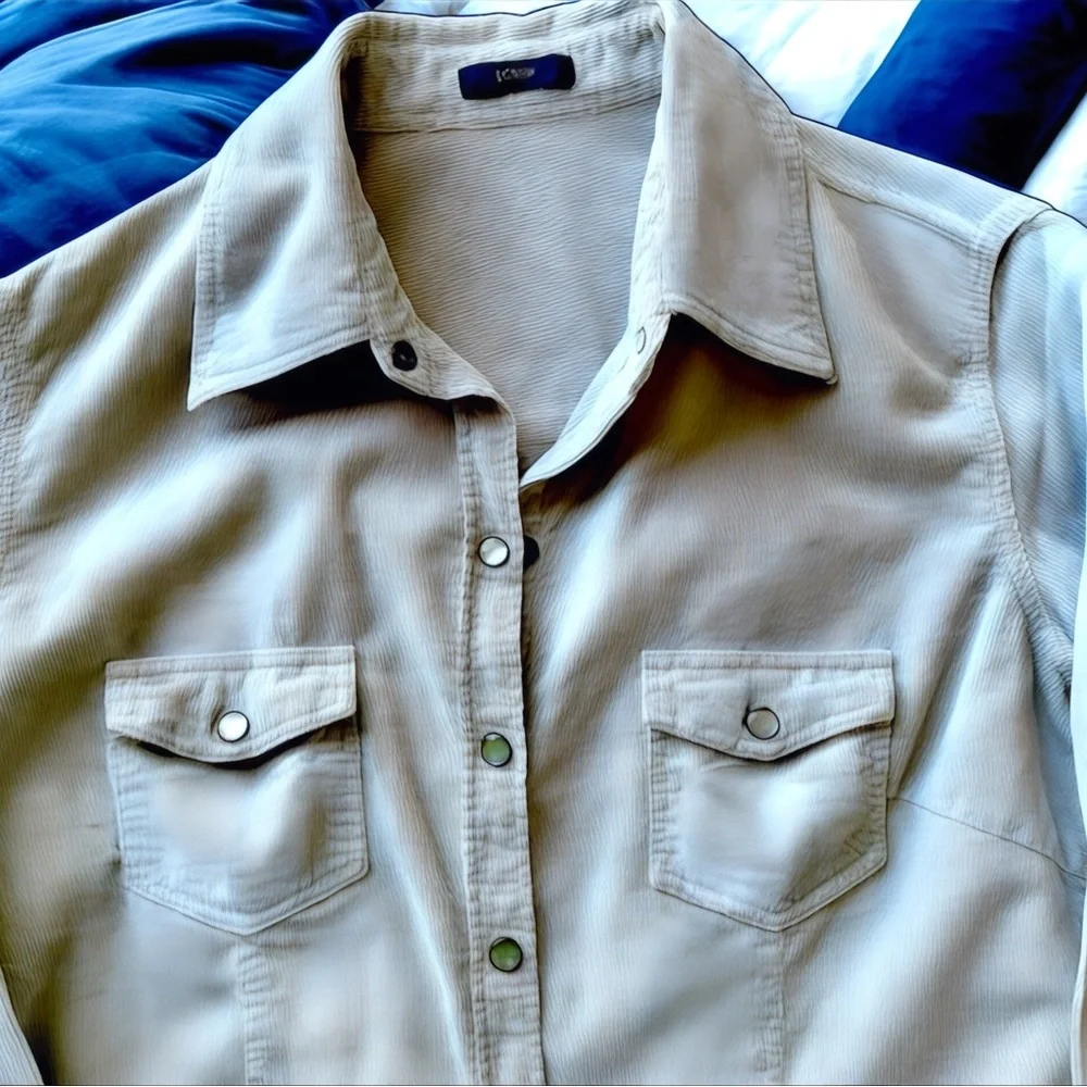 Like New 🌸 J Crew Tan Stretch Corduroy Button-Down Shirt ⭐️ Pearlized Snaps - Picture 8 of 15